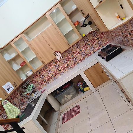 Traveller Home Tangerang Kültér fotó