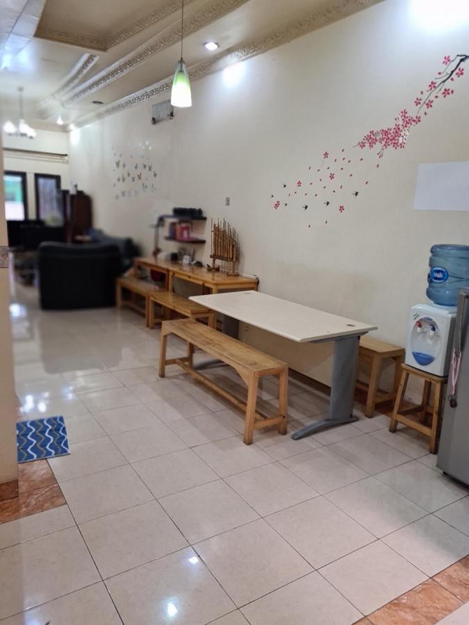 Traveller Home Tangerang Kültér fotó