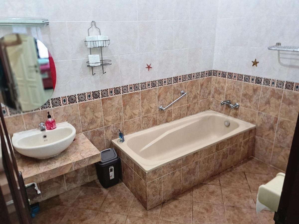 Traveller Home Tangerang Kültér fotó